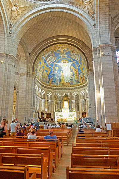 Soubor:France-000476-Inside Sacré-Cœur Basilica-DJFlickr.jpg