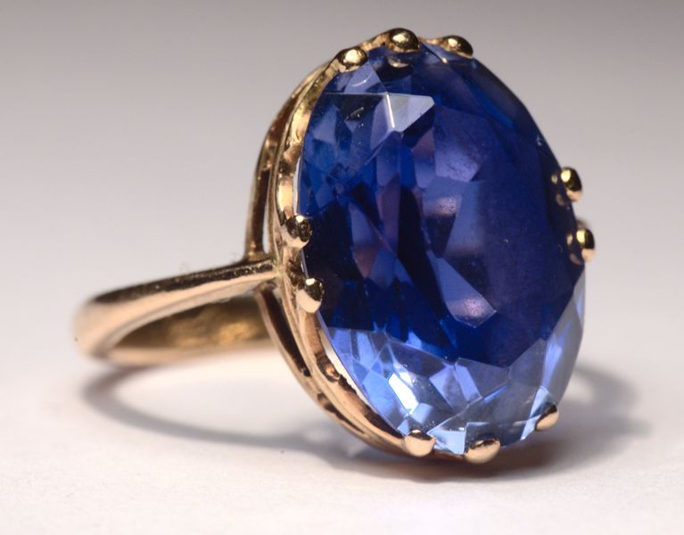 Soubor:Sapphire ring.jpg