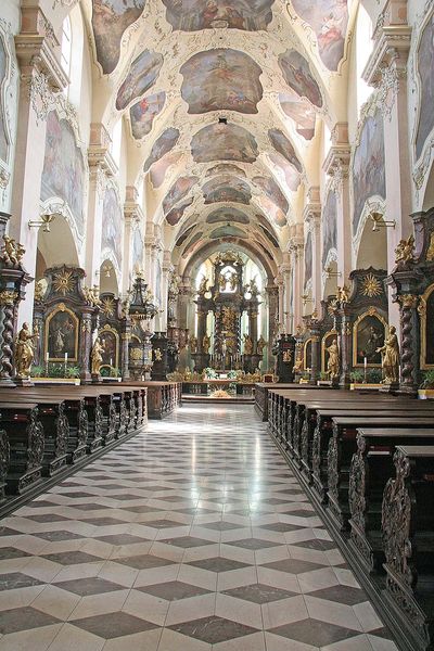 Soubor:Strahov - interíer baziliky Nanebevzetí Panny Marie.jpg