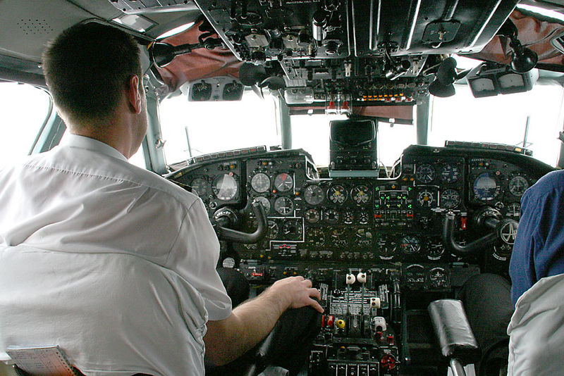 Soubor:Antonow an24 cockpit.jpg