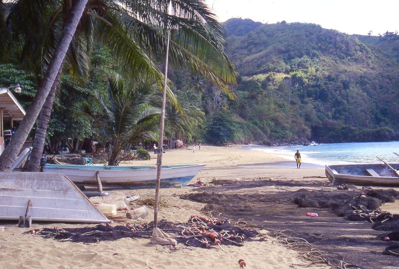 Soubor:Castara village Beach1.jpg