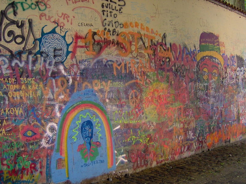 Soubor:Prague - John Lennons Wall.jpg