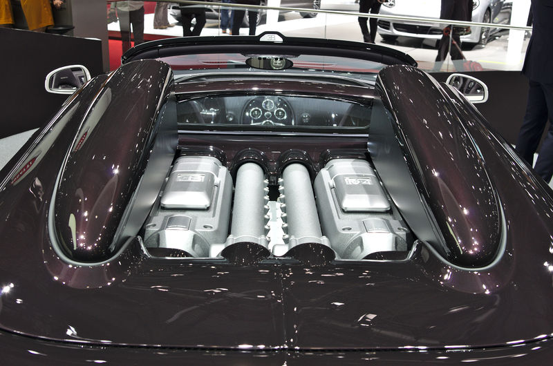 Soubor:Salon de l'auto de Genève 2014 - 20140305 - Bugatti Veyron 16.4 Grand Sport Vitesse 6.jpg