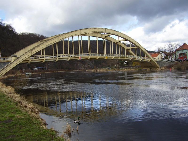 Soubor:Stechovice-Benesuv most.jpg