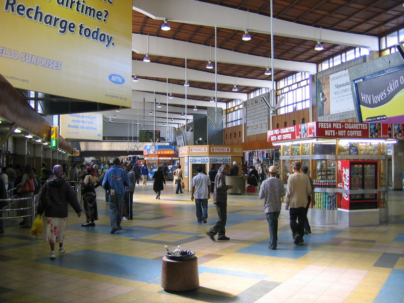 Soubor:Cape Town Station, Interior 1.jpg