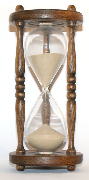 Soubor:Wooden hourglass 3.jpg