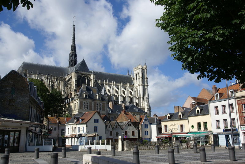 Soubor:Cathédrale Amiens 01.JPG