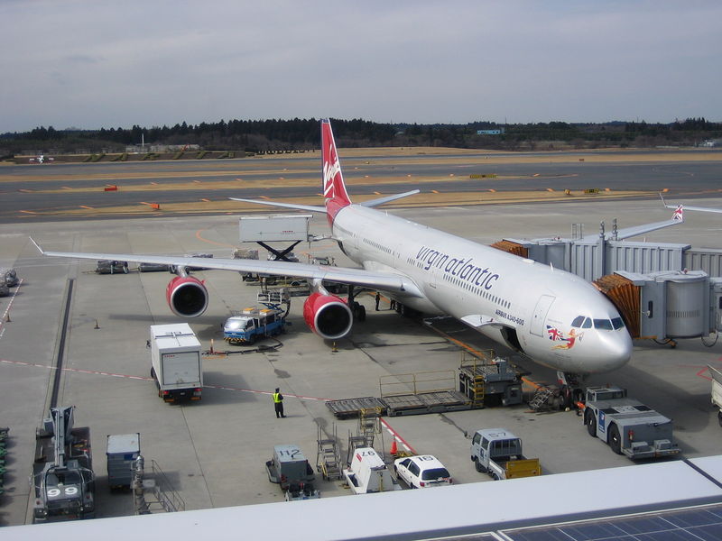 Soubor:VS A340-600 parked.jpg