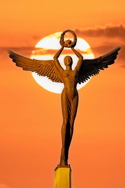 Soubor:Argentina-01741B-Monument to Aeronautics-DJFlickr.jpg