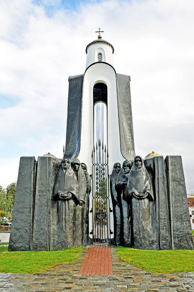 Soubor:Belarus 3964-Island of Tears-DJFlickr.jpg