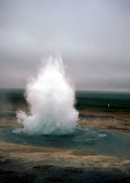 Soubor:1972 Iceland Geysir-2.jpg