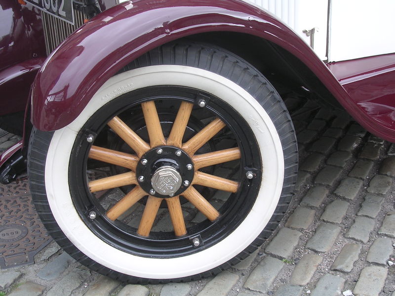 Soubor:Essex front wheel.jpg