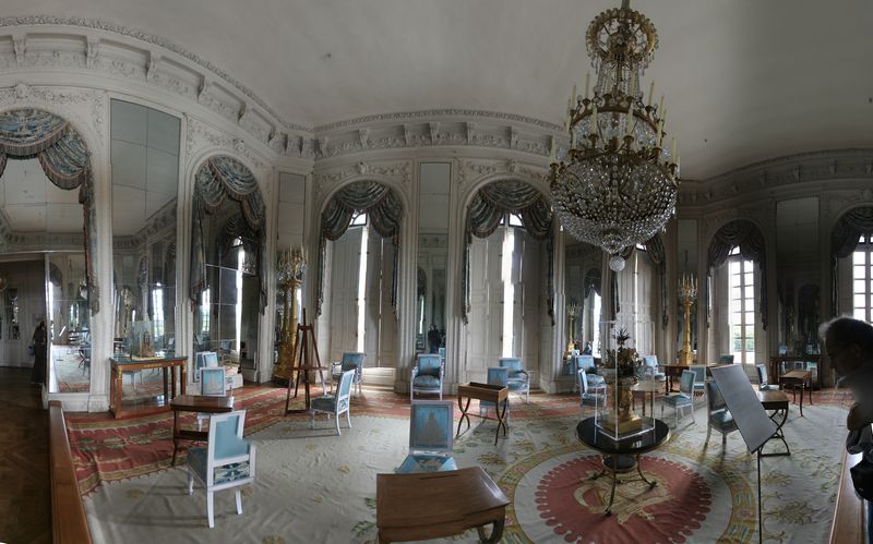 Soubor:Versailles-Le Grand Trianon-Salon des Glaces fused.jpg