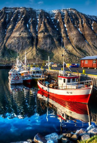 Boat in Isafjordur HDR.jpg