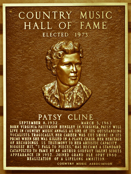 Soubor:Patsy Cline's Hall of fame plaque-Flickr.jpg