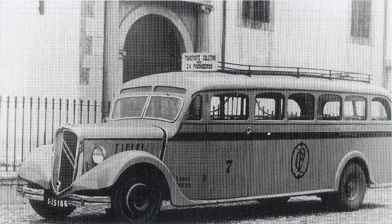Soubor:Autocarro Citroen da CP na Decada de 1930.jpg