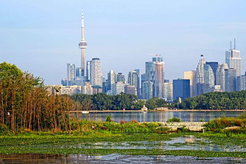 Soubor:Ontario-00339-Toronto Skyline-DJFlickr.jpg