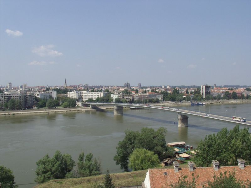 Soubor:Donau bei Novi Sad.jpg