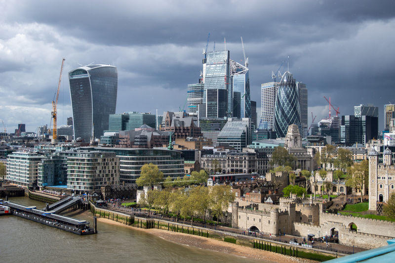 Soubor:City of London, seen from Tower Bridge.jpg