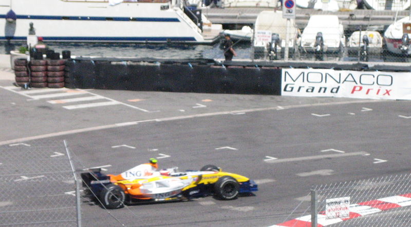Soubor:Kovalainen in Monaco.jpg