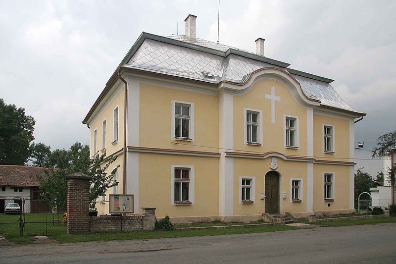 Soubor:Dohalice - fara.jpg