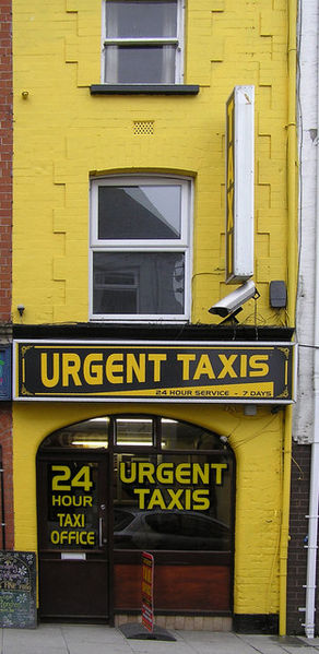 Soubor:URGENT TAXIS, Omagh - geograph.org.uk - 137935.jpg