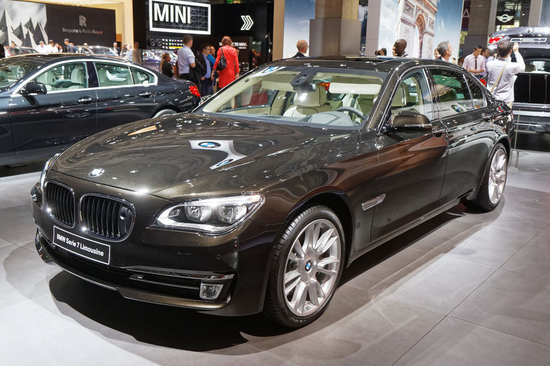 Soubor:BMW Serie 7 Limousine - Mondial de l'Automobile de Paris 2014 - 002.jpg
