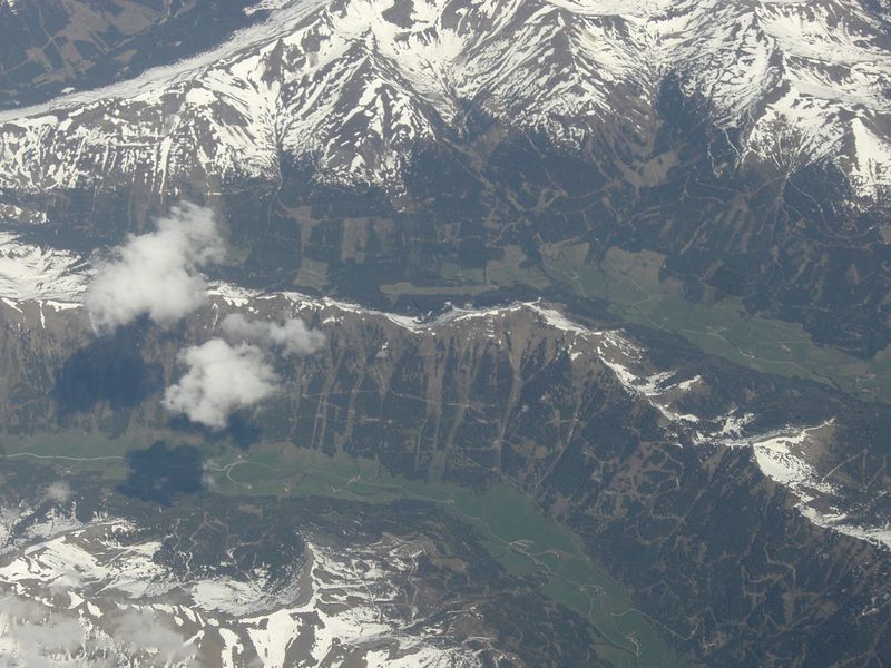 Soubor:Horský hřeben v Alpách.jpg
