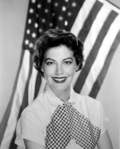 Soubor:Studio publicity Ava Gardner.jpg