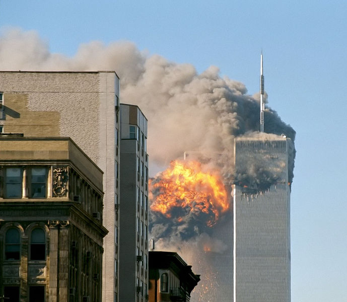 Soubor:UA Flight 175 hits WTC south tower 9-11 edit.jpeg
