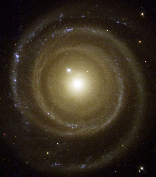 Soubor:NGC 4622HSTFull.jpg