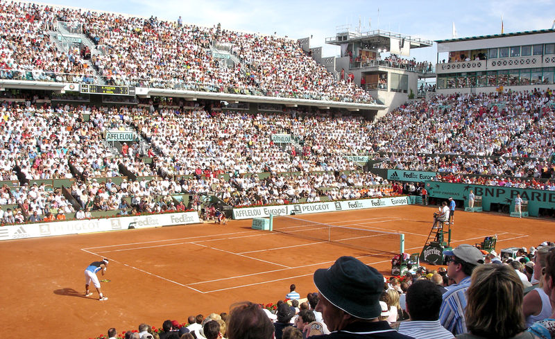 Soubor:Rafael Nadal and Roger Federer at the 2006 French Open.jpg