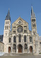 Basilique St Rémi de Reims-Façade.jpg