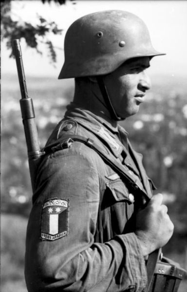 Soubor:Bundesarchiv Bild 101I-177-1465-04, Griechenland, Soldat der Legion "Freies Arabien".jpg