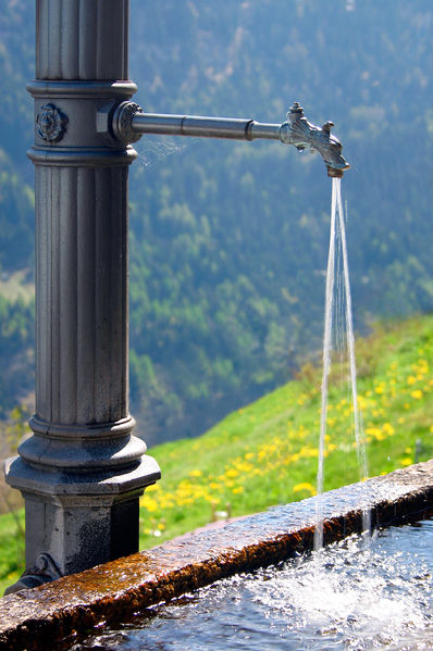 Soubor:Fresh water fountain.jpg