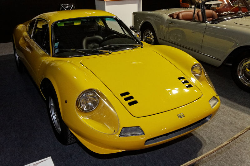 Soubor:Paris - Retromobile 2012 - Ferrari Dino 246 GT - 1973 - 002.jpg