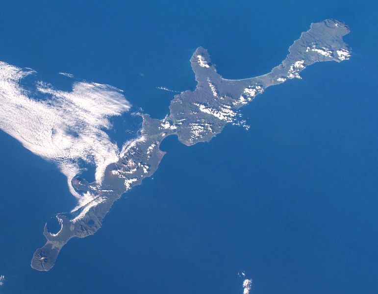 Soubor:Iturup ISS045.jpg