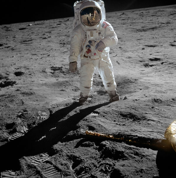 Soubor:Aldrin Apollo 11 original.jpg