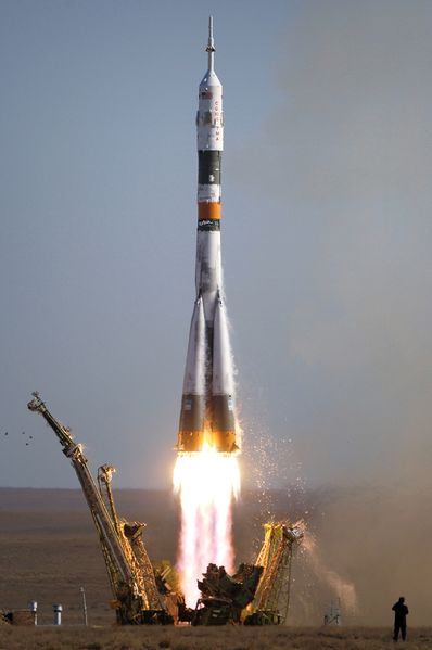 Soubor:Soyuz TMA-9 launch.jpg