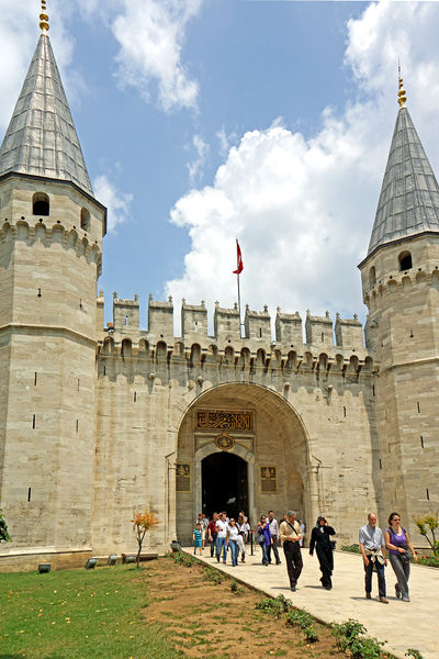 Soubor:Turkey-03425-Gate of Salutation-DJFlickr.jpg