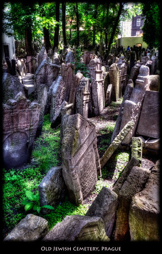 Old Jewish Cemetery Prague HDR Flickr.jpg