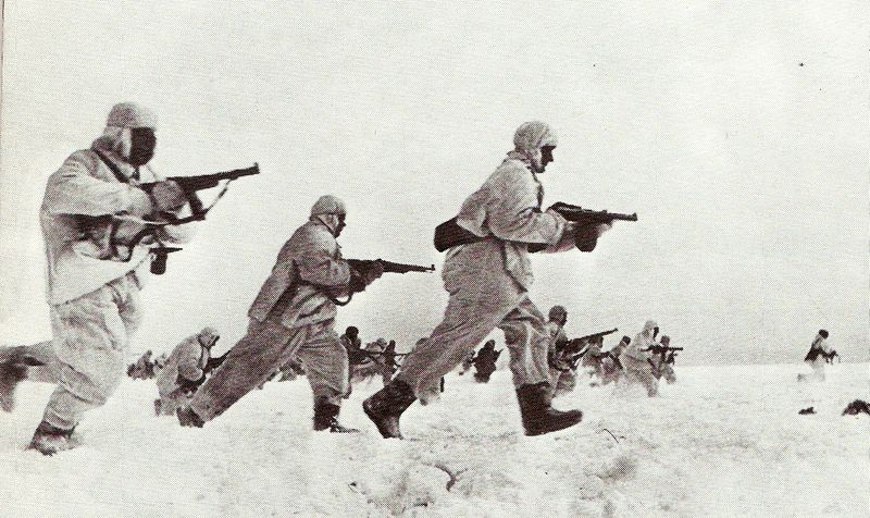 Soubor:Soviet troops (battle of Moscow 1941).jpg
