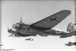 Bundesarchiv Bild 101I-385-0593-05, Flugzeug Heinkel He 111.jpg