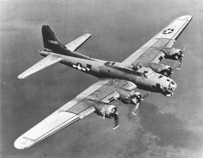 Soubor:B-17 on bomb run.jpg