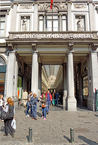 Galeries Royales Saint-Hubert je slavná nákupní pasáž v Bruselu.