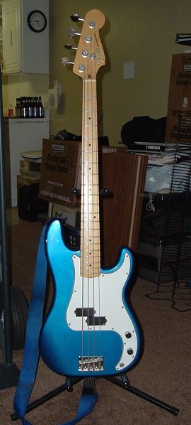 Soubor:Fender Precision bass.jpg