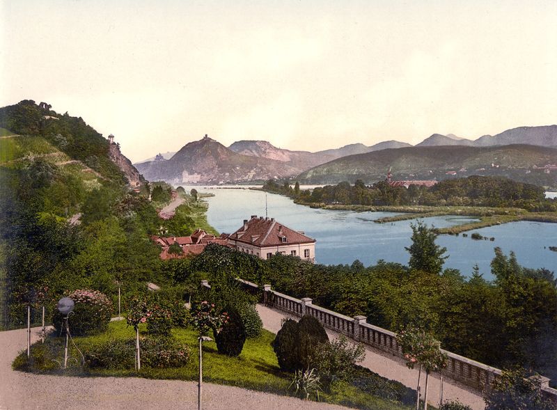Soubor:Rolandseck Nonnenwerth Siebengebirge 1900.jpg