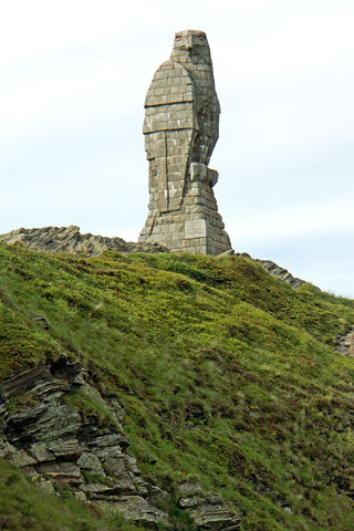 Na vrcholu Simplonského průsmyku stojí 8 metrů vysoká silueta orla připomínající boje během 2. světové války.
