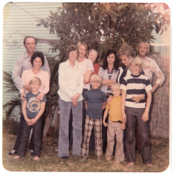 Soubor:1975family.jpg