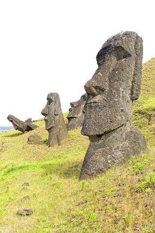 Slavné sochy Moai